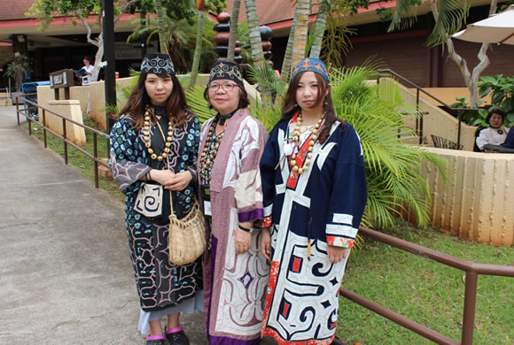 ハワイに世界の少数民族が集合。日本からはアイヌの代表団も