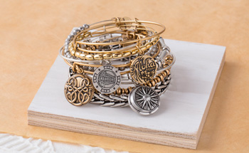 ALEX AND ANI (アレックス アンド アニ)