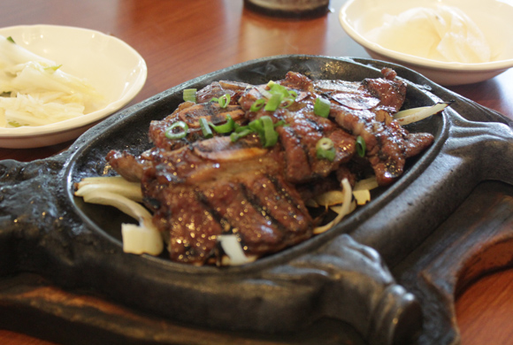 オアフ島ホノルル、韓国料理のユッチャン