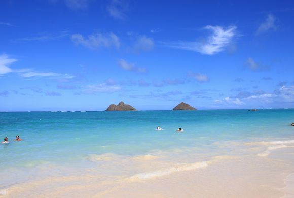 天国のようなラニカイ・ビーチはオアフ島東海岸にあります。