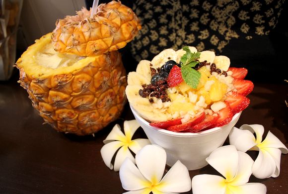ハワイ産パイナップルのお店、ハワイ土産、アサイーボウルのカフェ
