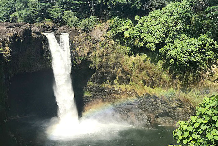 ハワイ島、レインボーフォールズ